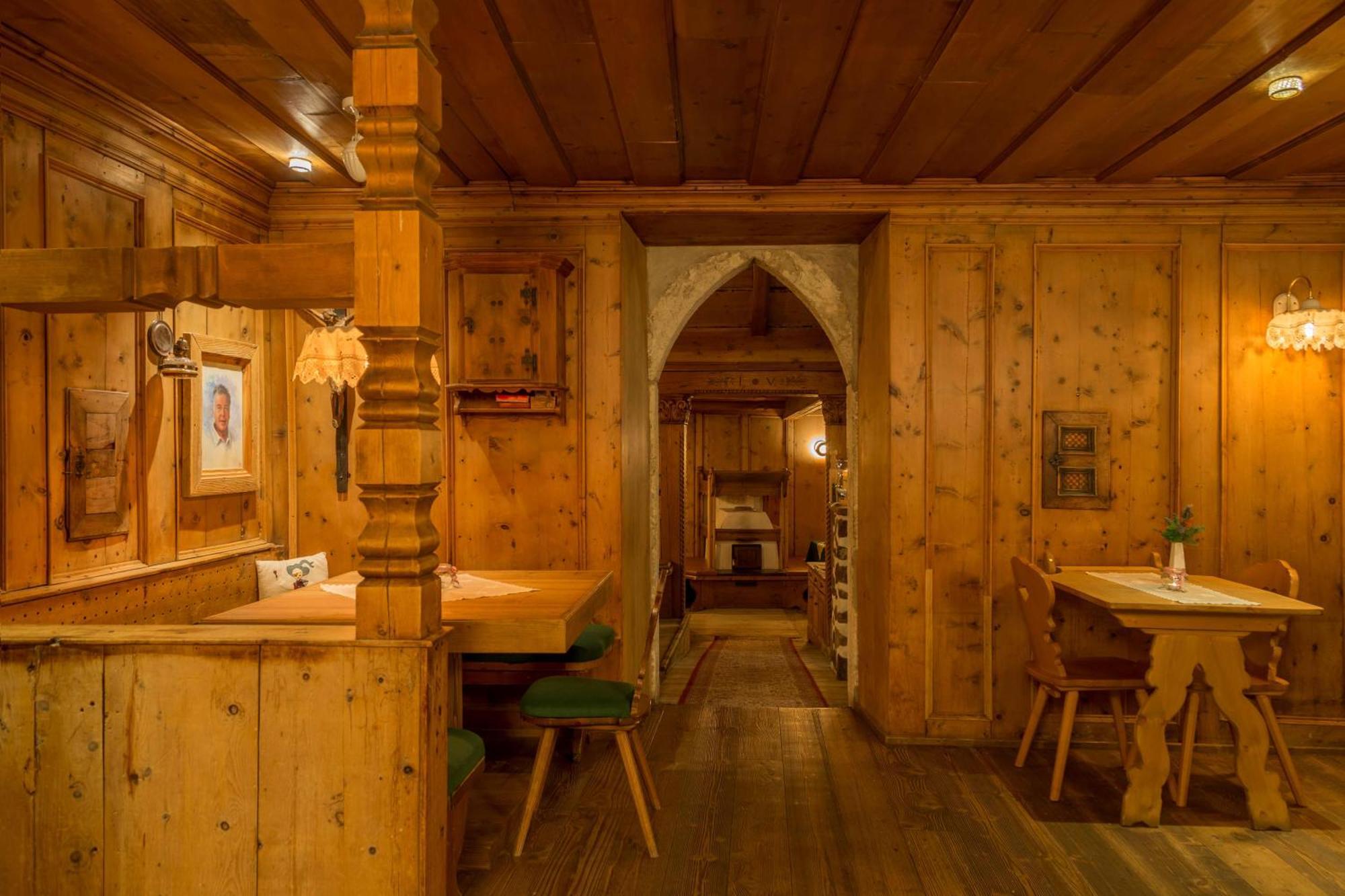 Historic Hotel Ristorante La Stua Cavalese Eksteriør billede