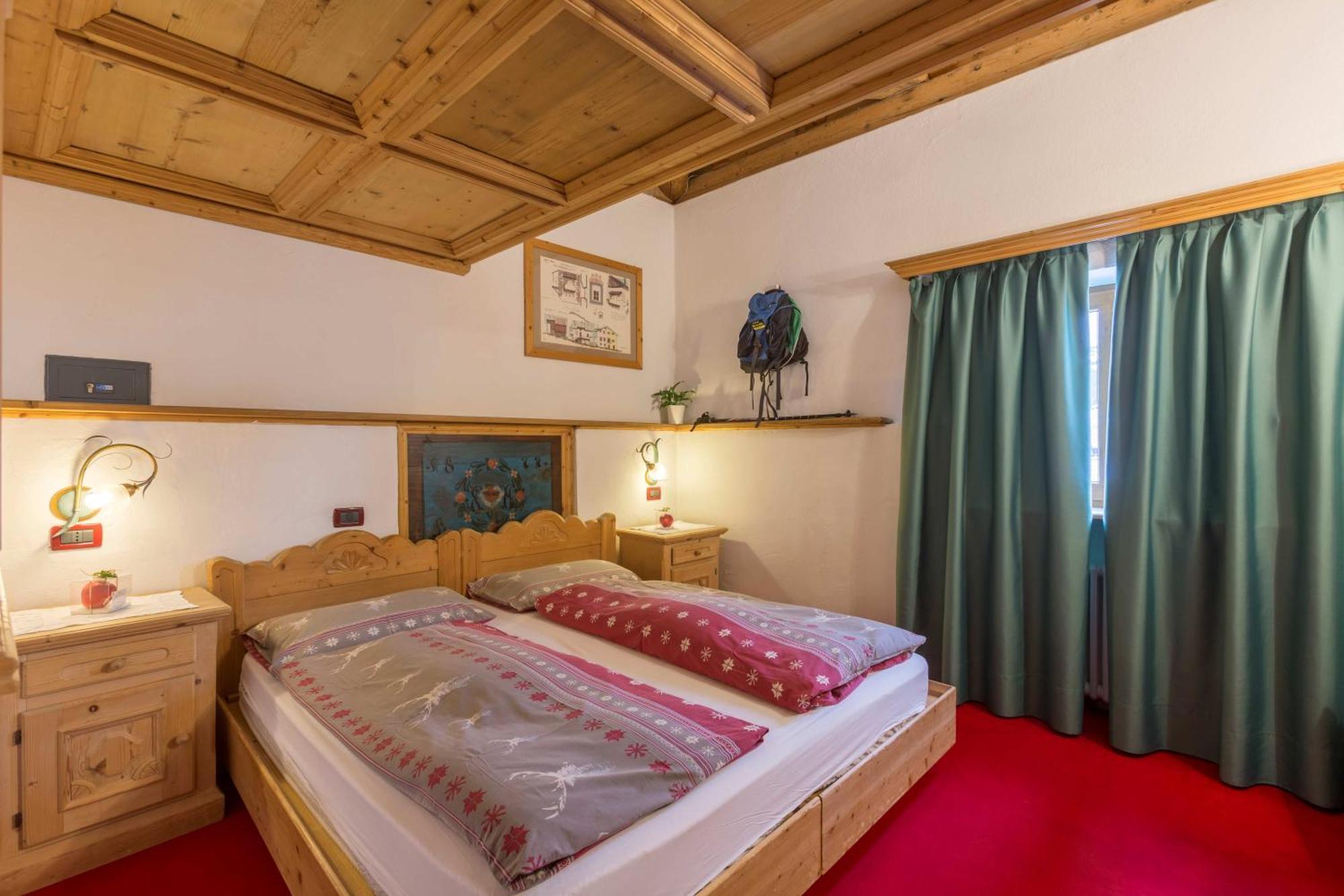Historic Hotel Ristorante La Stua Cavalese Eksteriør billede