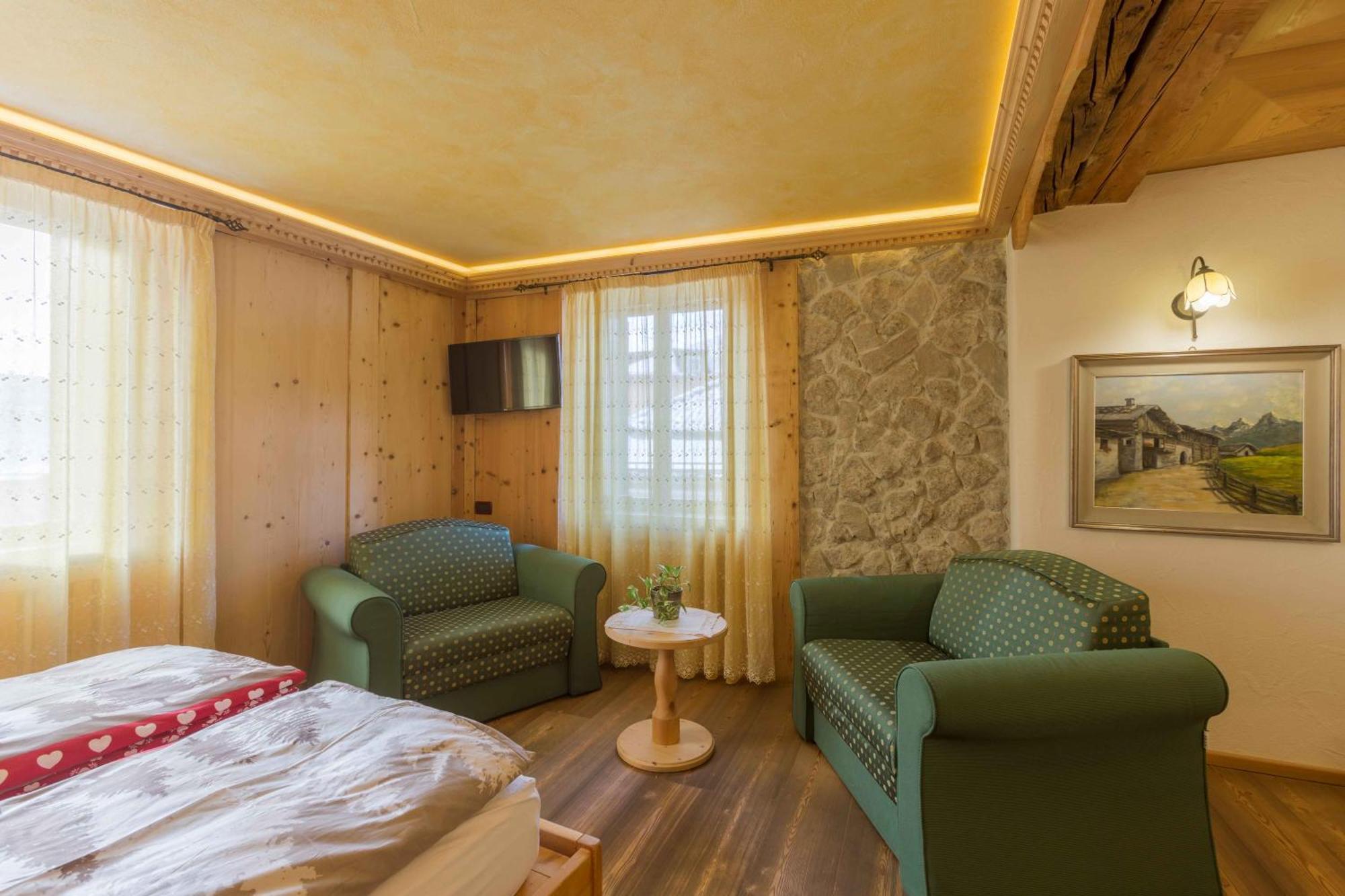 Historic Hotel Ristorante La Stua Cavalese Eksteriør billede