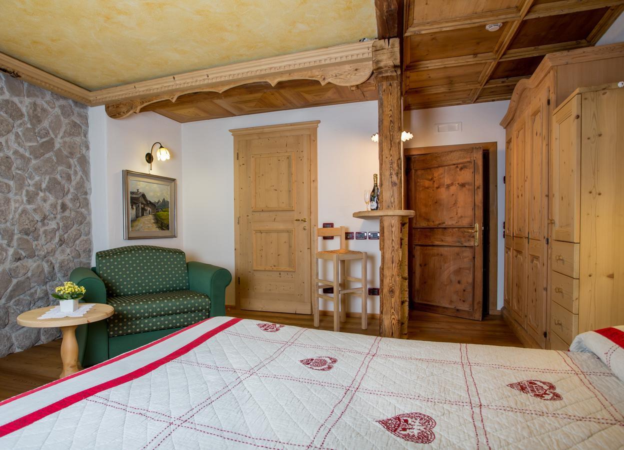 Historic Hotel Ristorante La Stua Cavalese Eksteriør billede