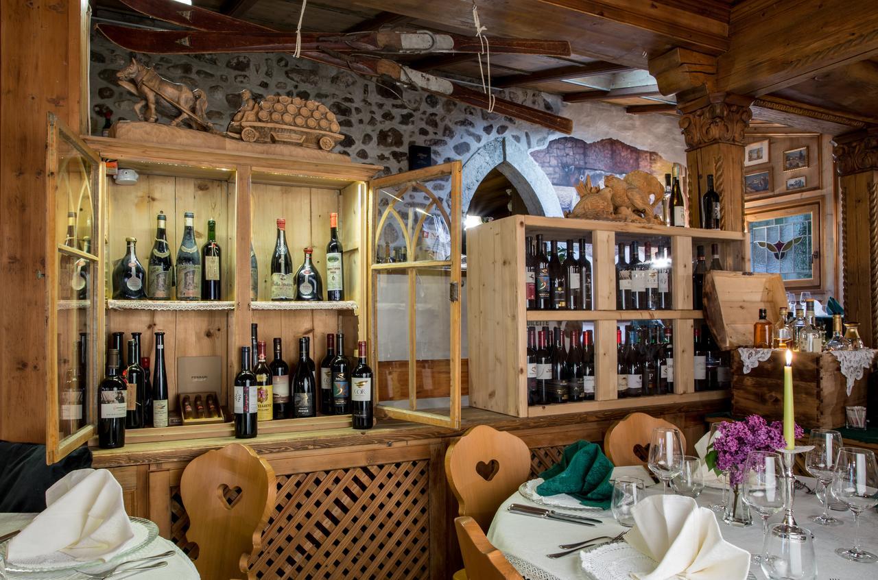 Historic Hotel Ristorante La Stua Cavalese Eksteriør billede