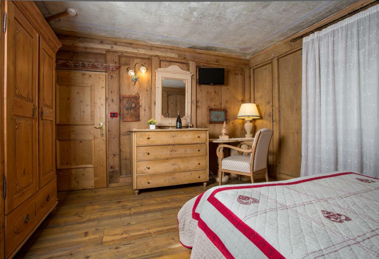 Historic Hotel Ristorante La Stua Cavalese Eksteriør billede