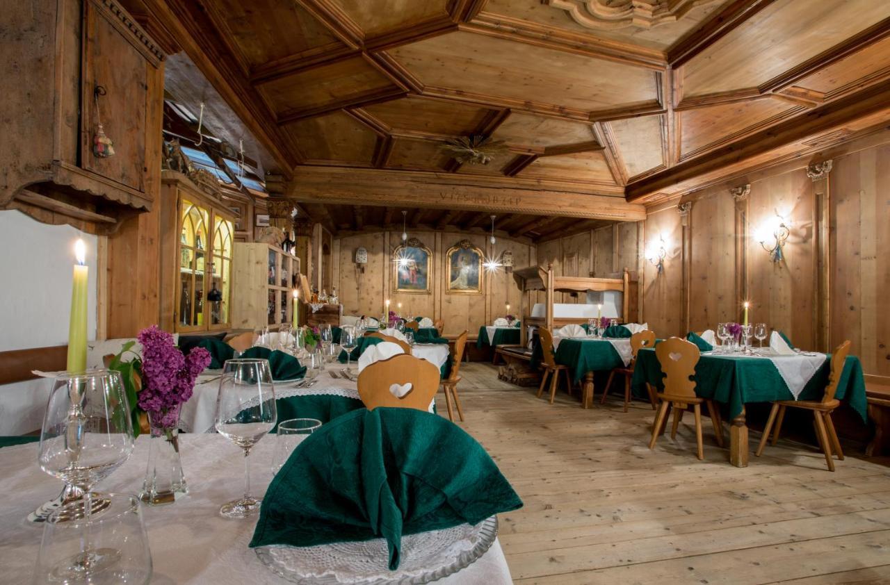 Historic Hotel Ristorante La Stua Cavalese Eksteriør billede